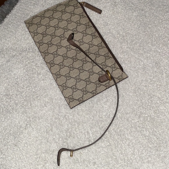 AUTHENTIC GUCCI POUCH - Picture 6 of 6